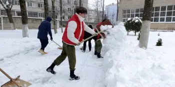 Уберем снег вместе! #БорисовснегаНебоится